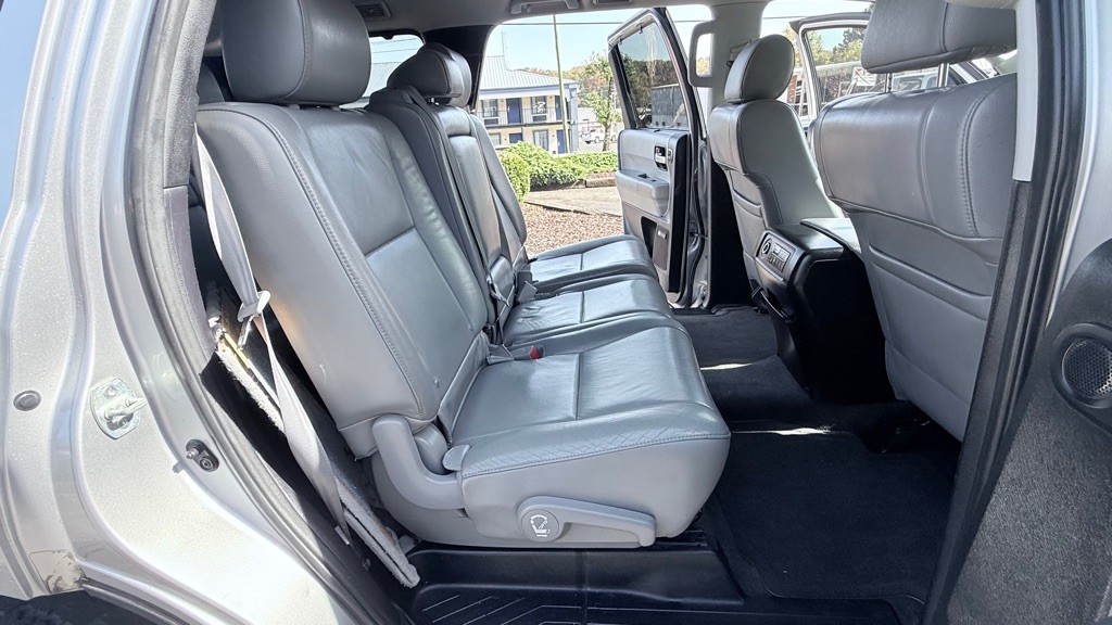 2013 Toyota Sequoia Image 14