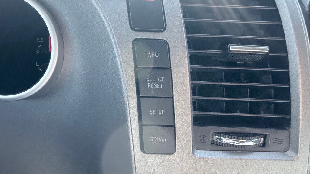 2013 Toyota Sequoia Image 23