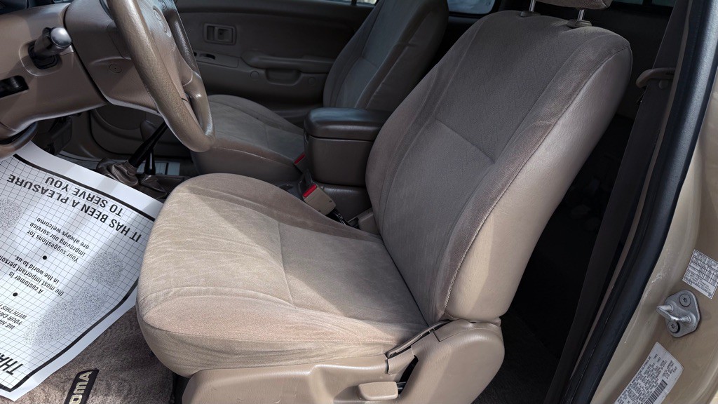 2004 Toyota Tacoma Image 18