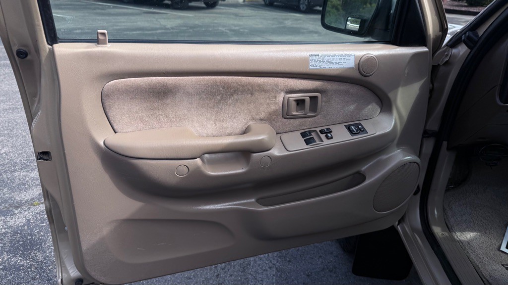 2004 Toyota Tacoma Image 33