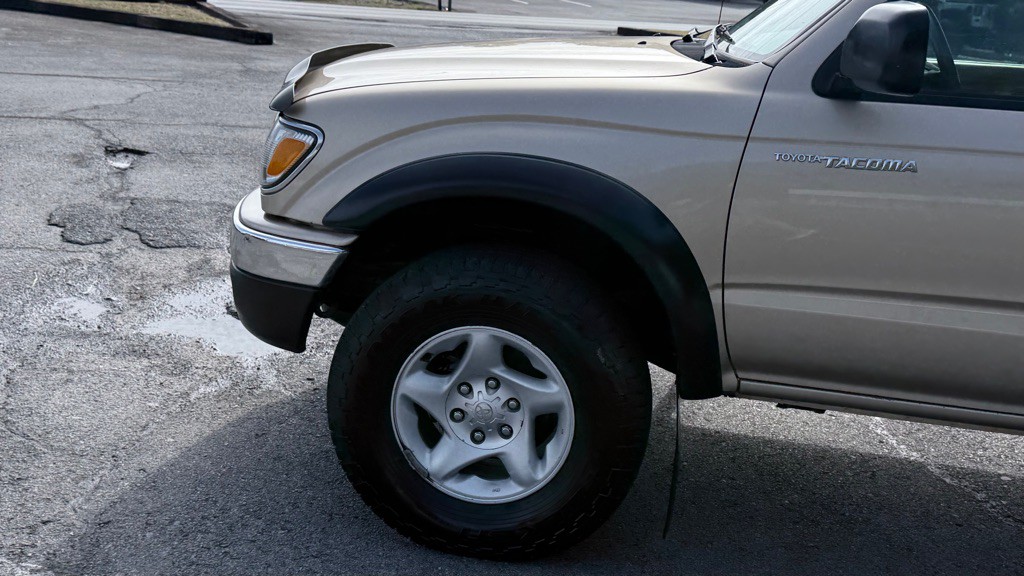 2004 Toyota Tacoma Image 36