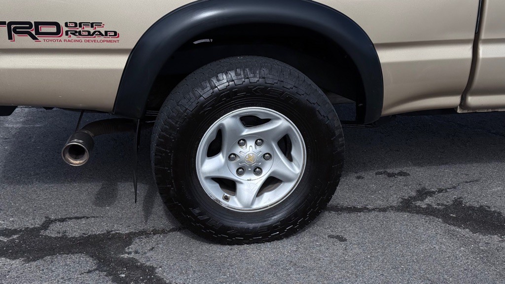 2004 Toyota Tacoma Image 40
