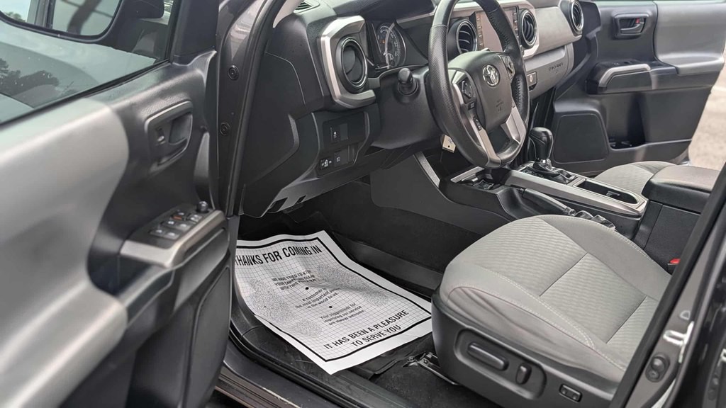 2021 Toyota Tacoma Image 9