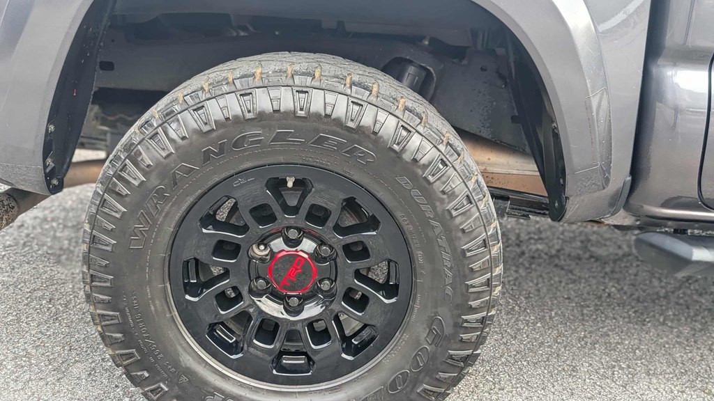 2021 Toyota Tacoma Image 18