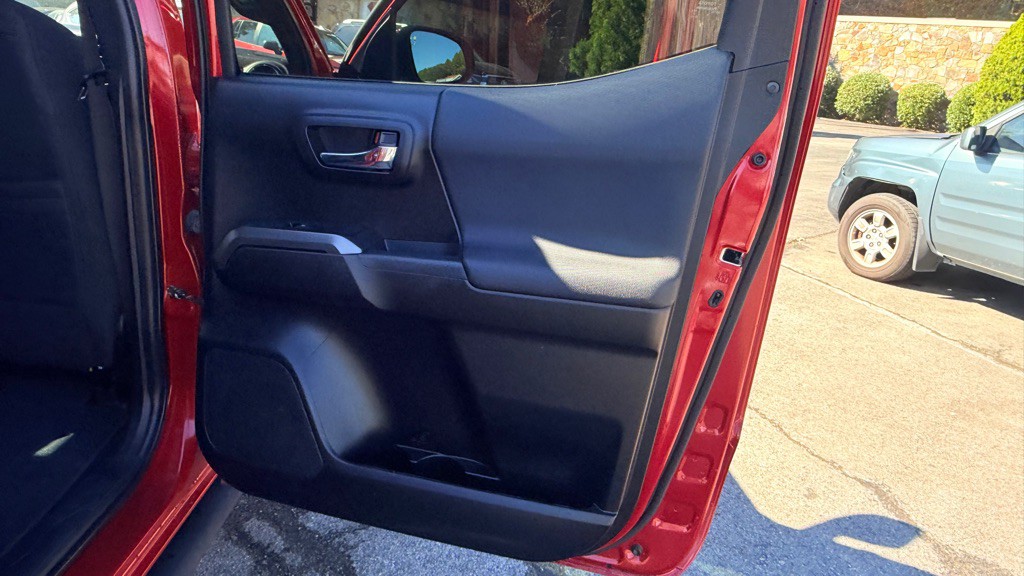 2022 Toyota Tacoma Image 25