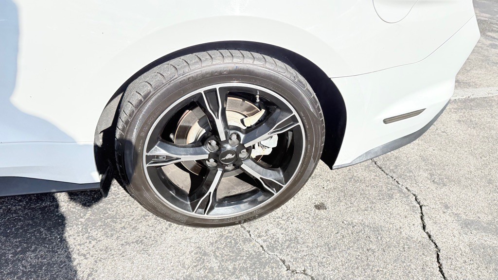 2019 Ford Mustang Image 26