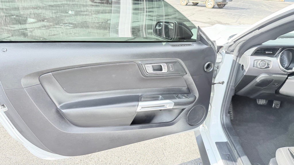 2019 Ford Mustang Image 27