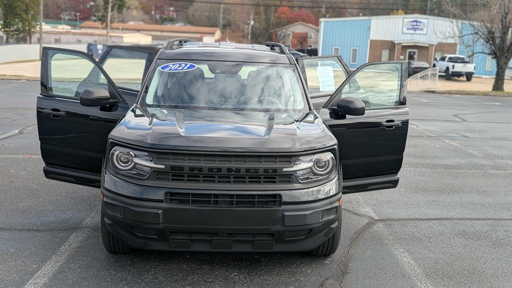 2021 Ford Bronco Image 2