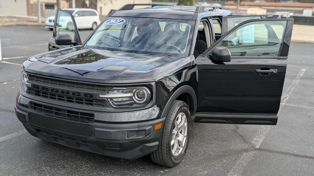 2021 Ford Bronco Image 3