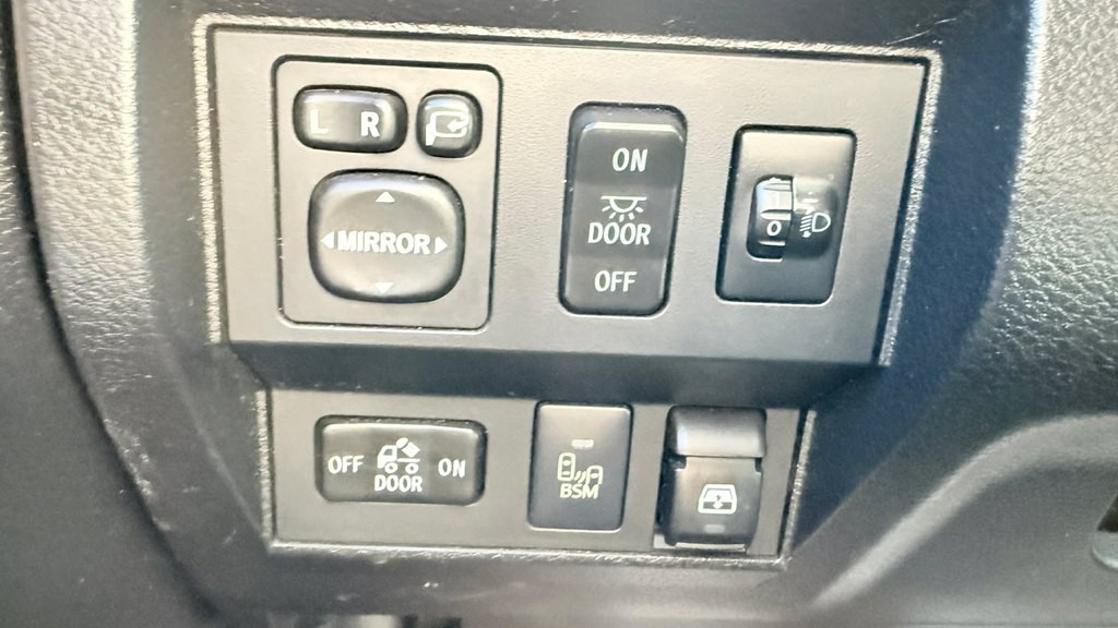 2014 Toyota Tundra Image 8