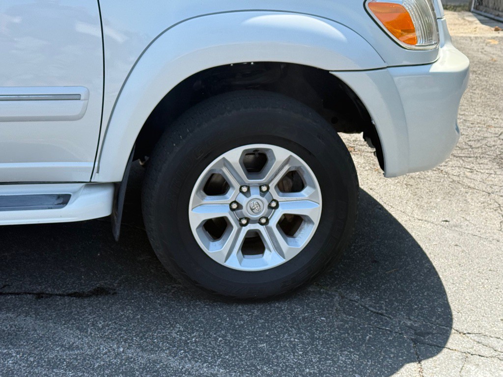 2006 Toyota Sequoia Image 12
