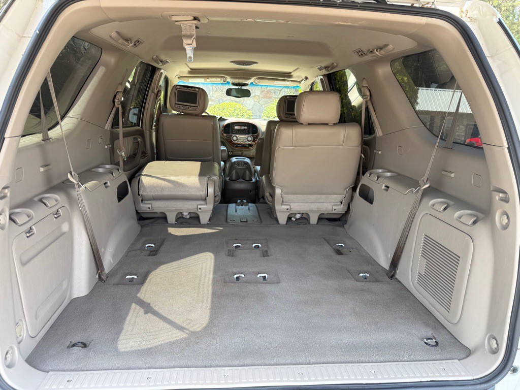 2006 Toyota Sequoia Image 18