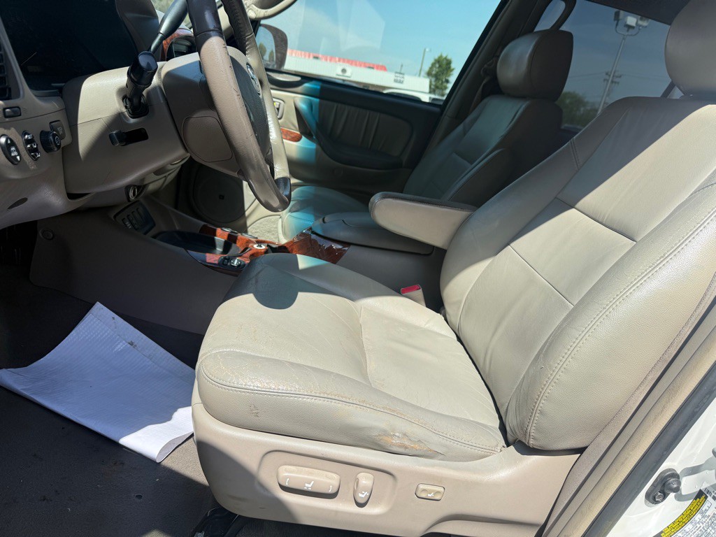 2006 Toyota Sequoia Image 24