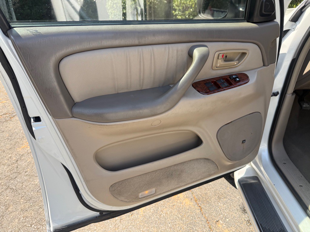 2006 Toyota Sequoia Image 26