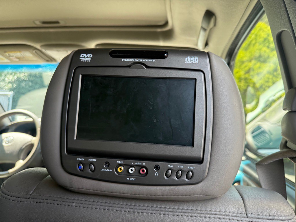 2006 Toyota Sequoia Image 28