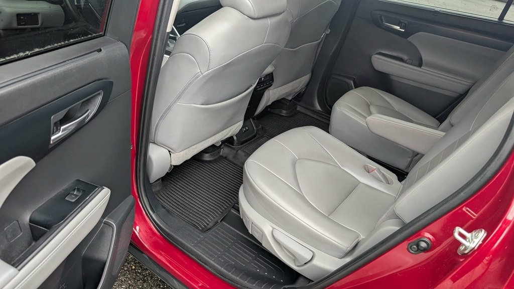 2020 Toyota Highlander Image 16