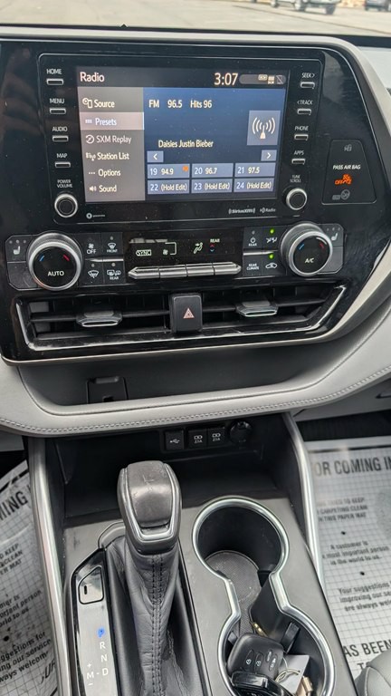 2020 Toyota Highlander Image 12