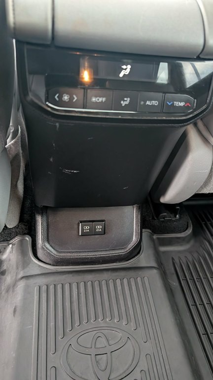 2020 Toyota Highlander Image 19