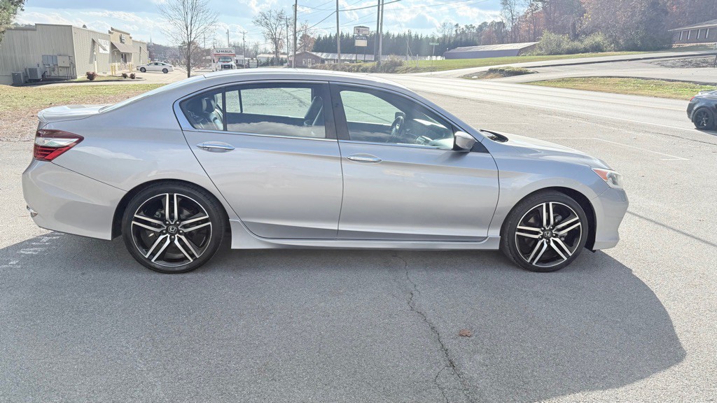 2016 Honda Accord Image 8
