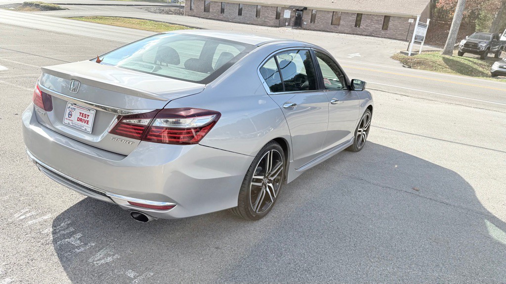 2016 Honda Accord Image 9