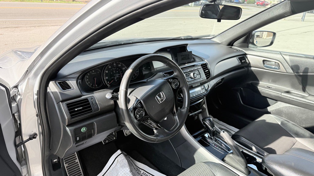 2016 Honda Accord Image 10