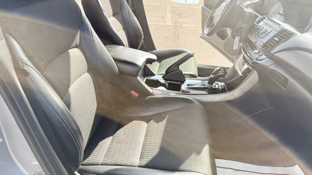 2016 Honda Accord Image 13