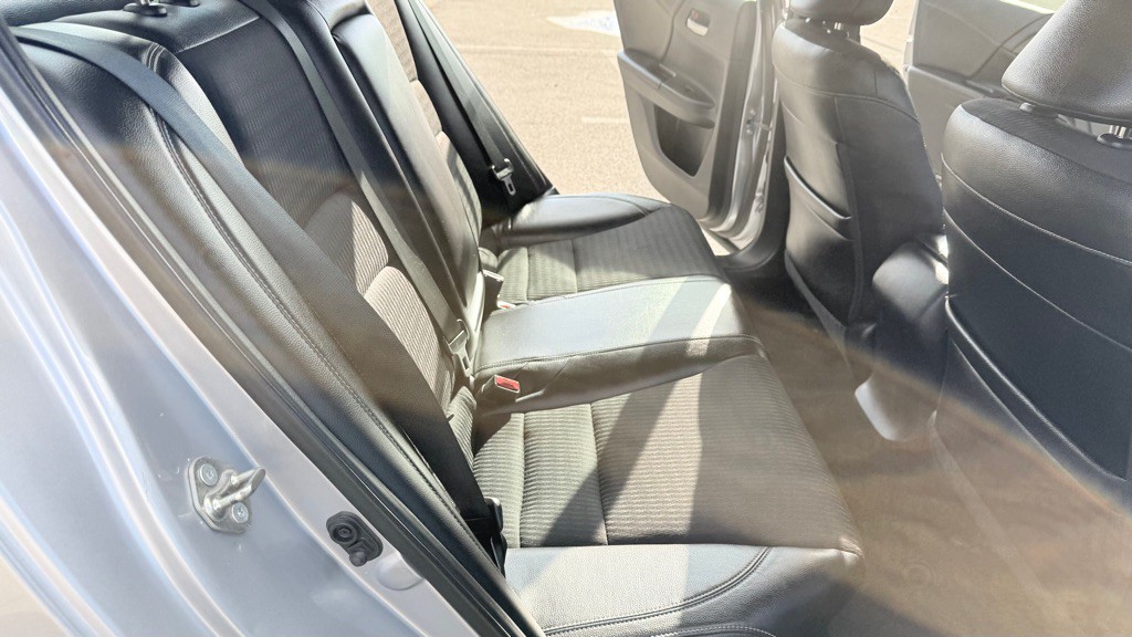 2016 Honda Accord Image 14