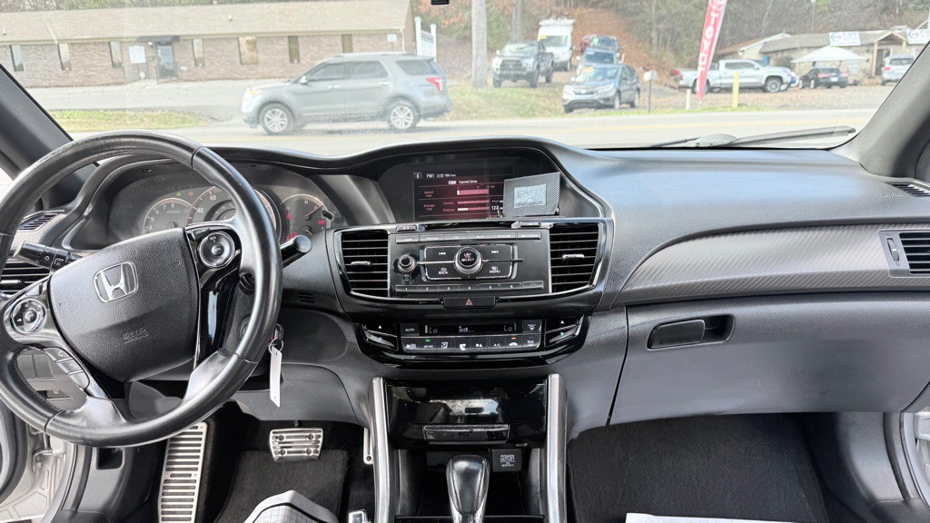 2016 Honda Accord Image 15