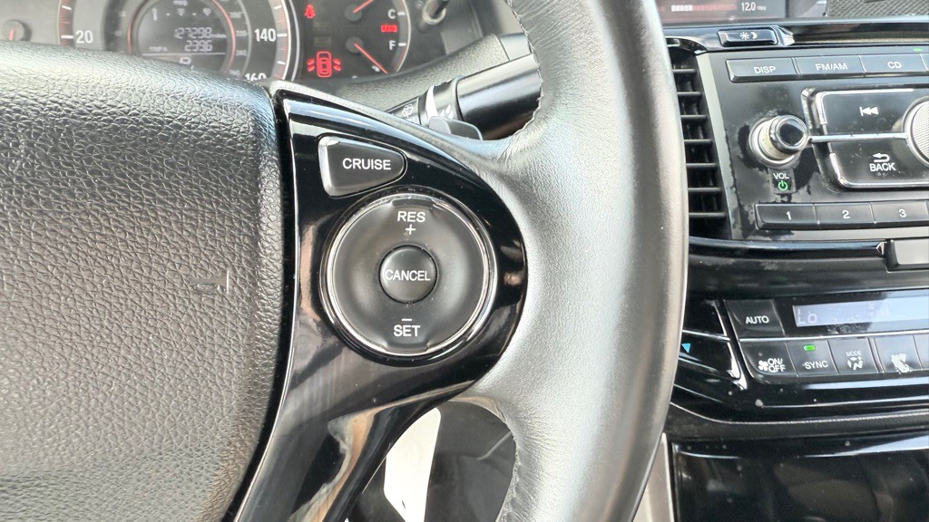 2016 Honda Accord Image 25