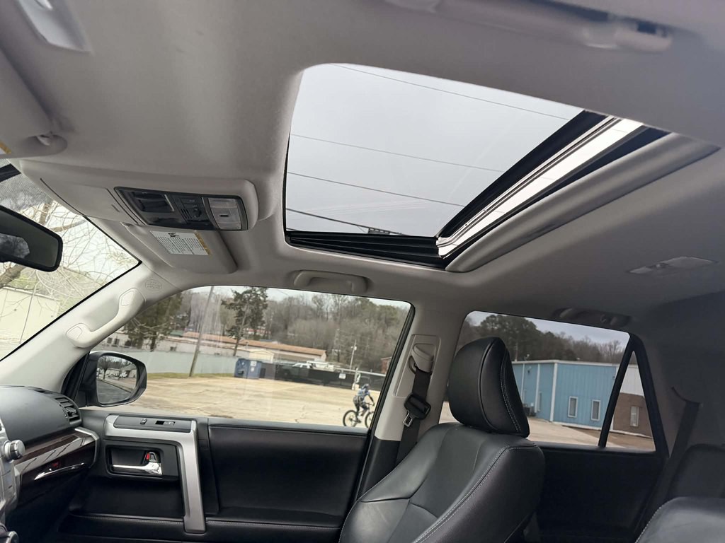 2016 Toyota 4Runner Image 12