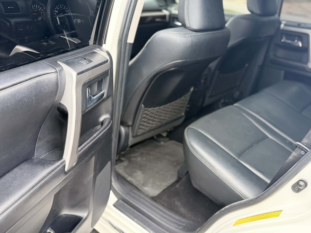 2016 Toyota 4Runner Image 15