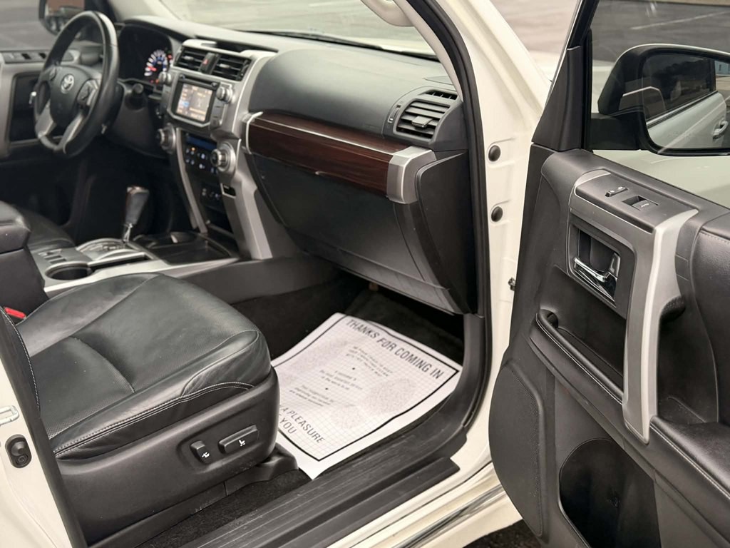 2016 Toyota 4Runner Image 13