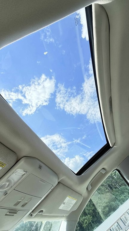 2018 Toyota Sequoia Image 17