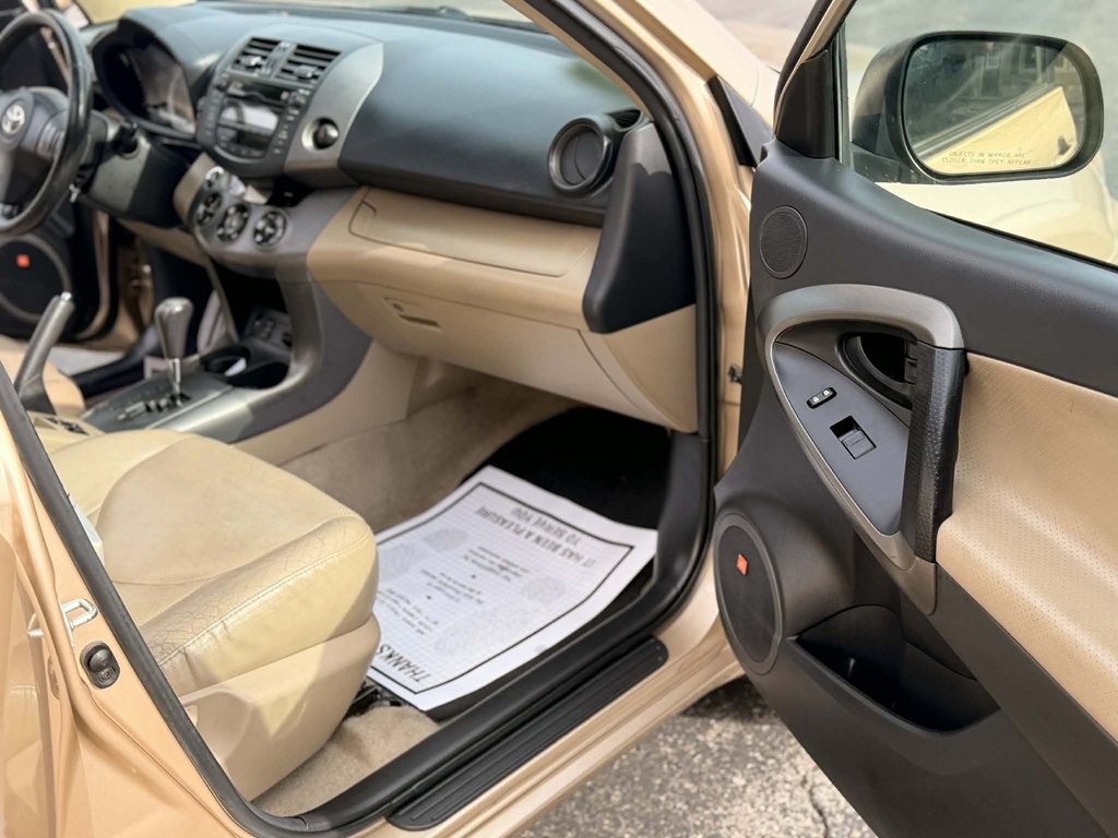 2011 Toyota Rav4 Image 8