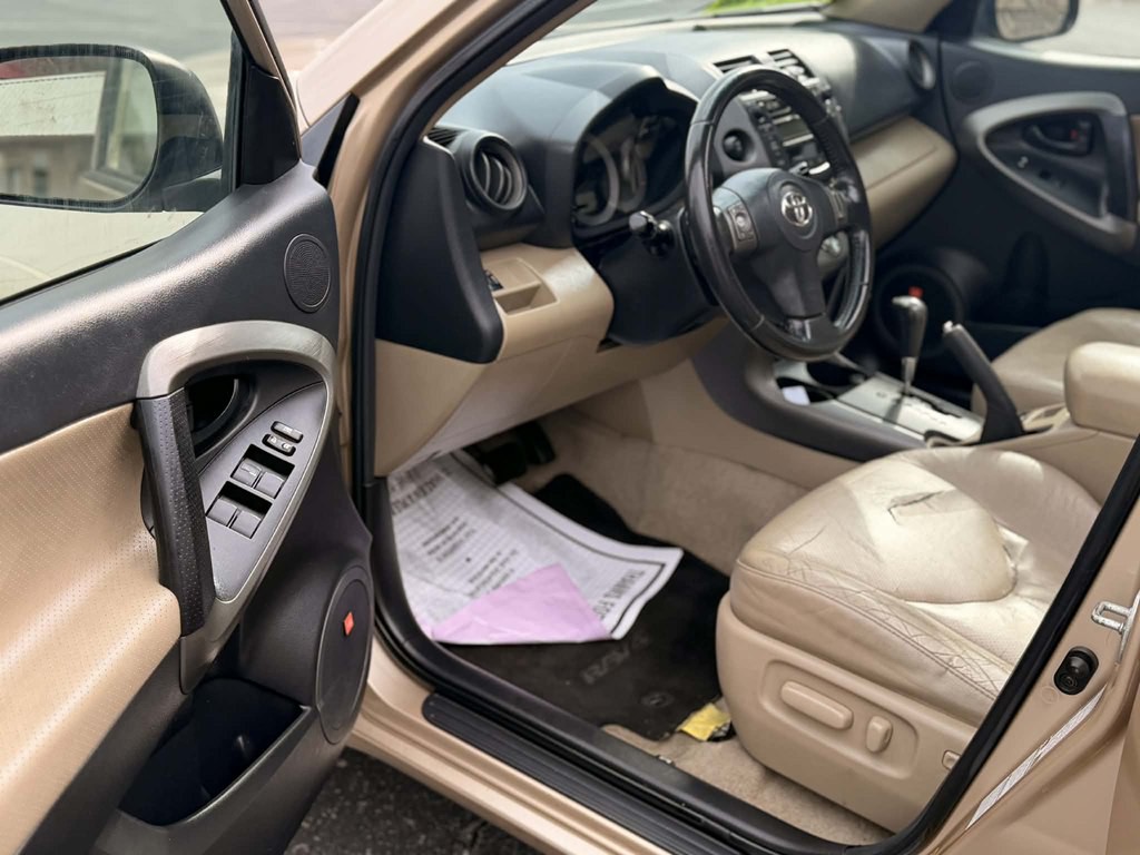 2011 Toyota Rav4 Image 9