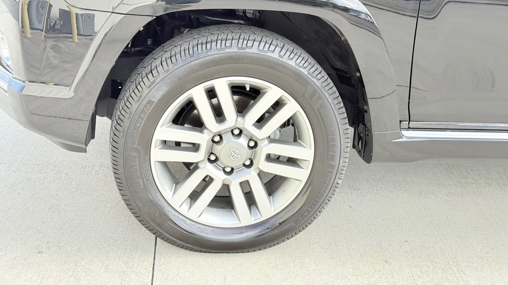 2011 Toyota 4Runner Image 32