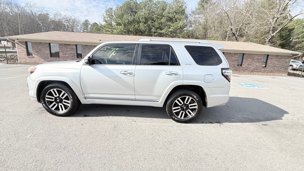 2018 Toyota 4Runner Image 7