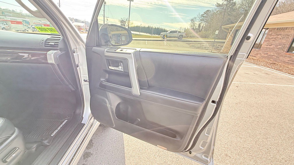 2018 Toyota 4Runner Image 17