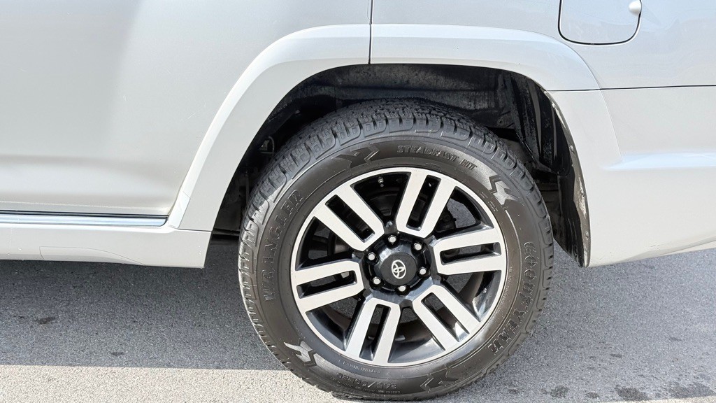 2018 Toyota 4Runner Image 21