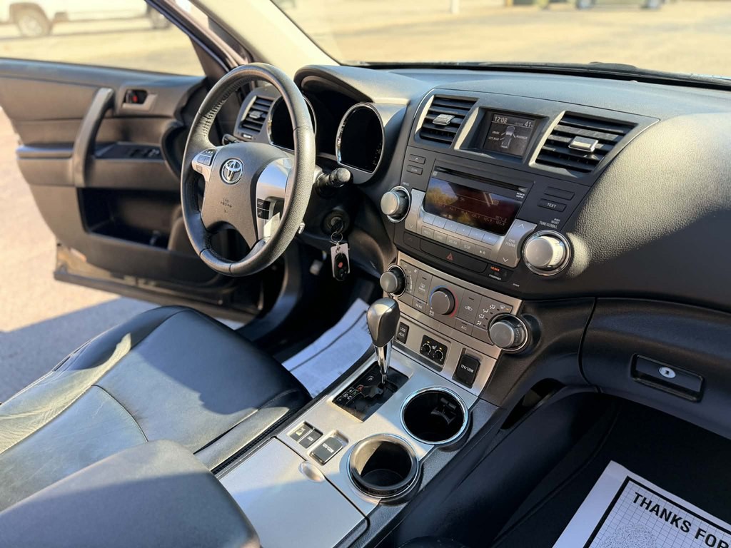 2011 Toyota Highlander Image 8