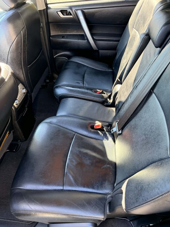 2011 Toyota Highlander Image 17