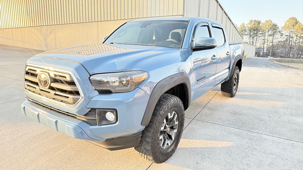 2019 Toyota Tacoma Image 1