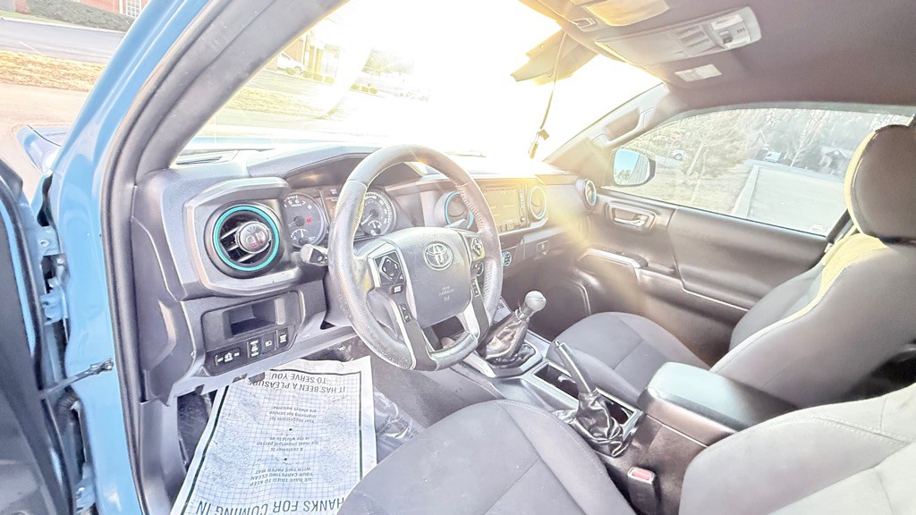 2019 Toyota Tacoma Image 10