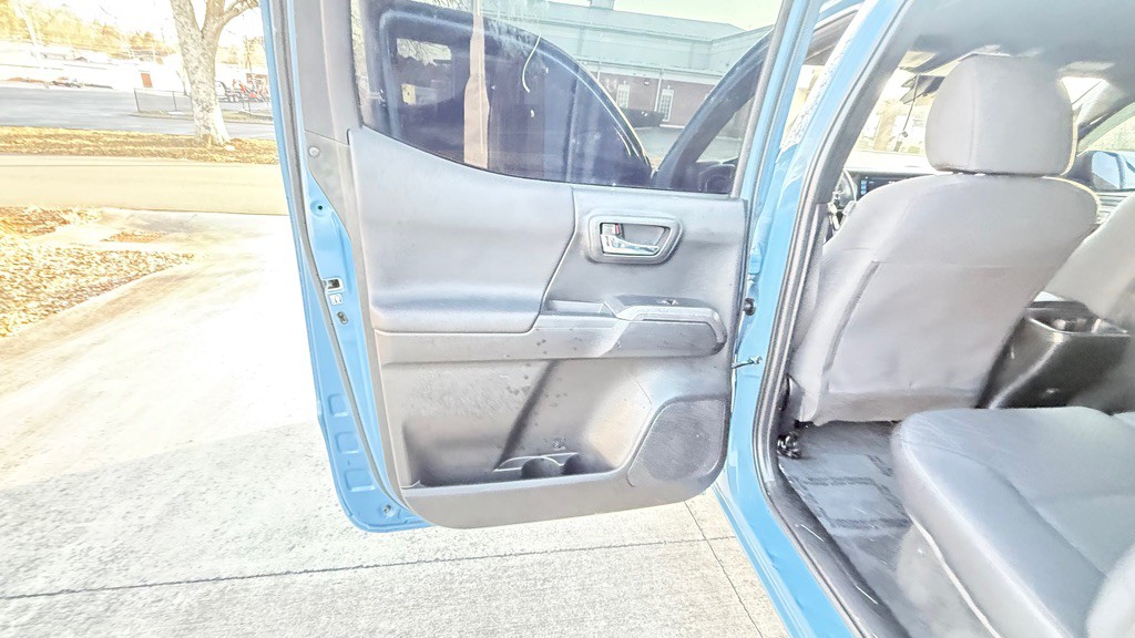 2019 Toyota Tacoma Image 28