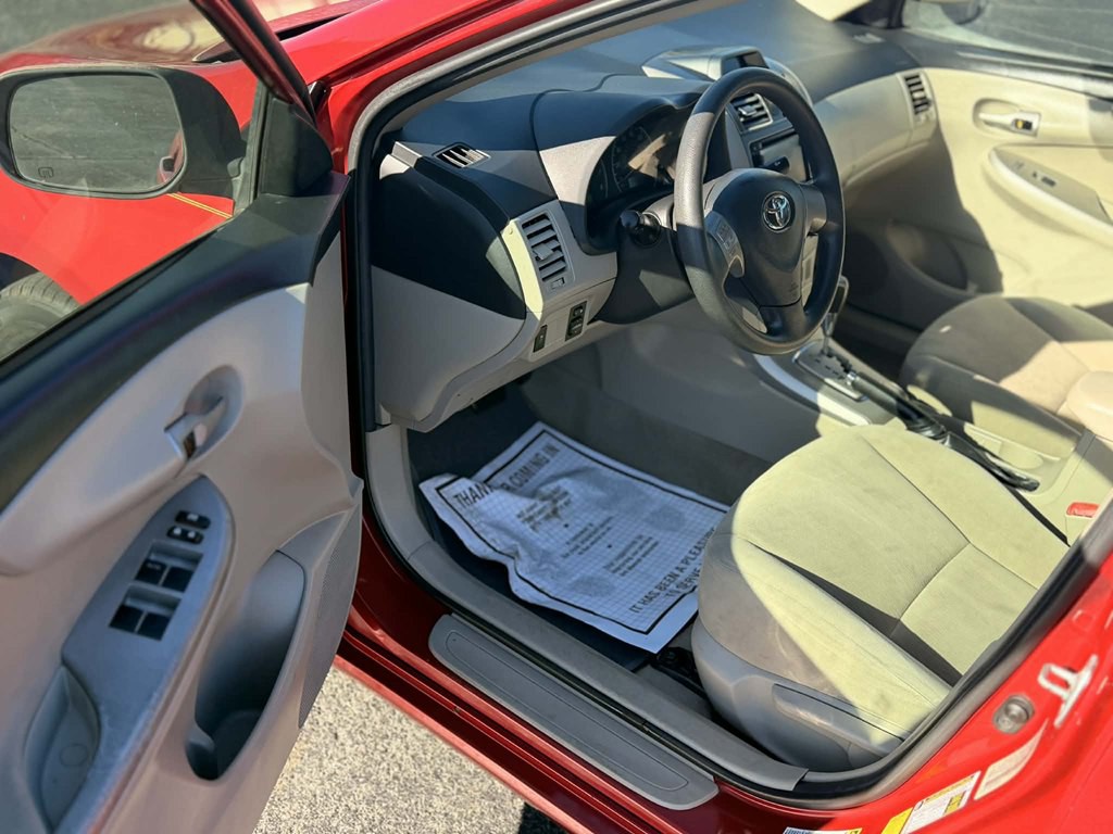 2013 Toyota Corolla Image 7