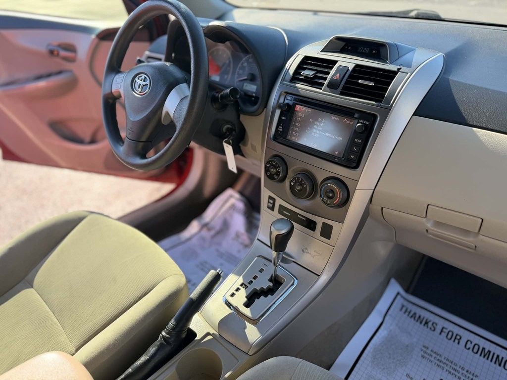 2013 Toyota Corolla Image 8