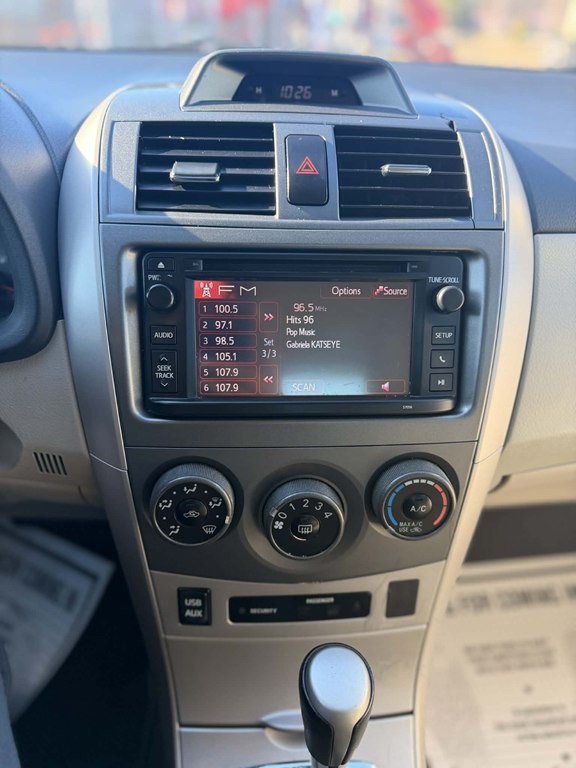 2013 Toyota Corolla Image 11