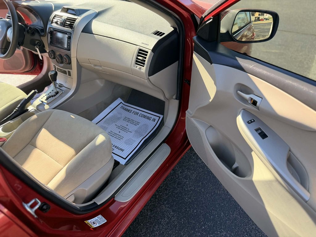 2013 Toyota Corolla Image 29