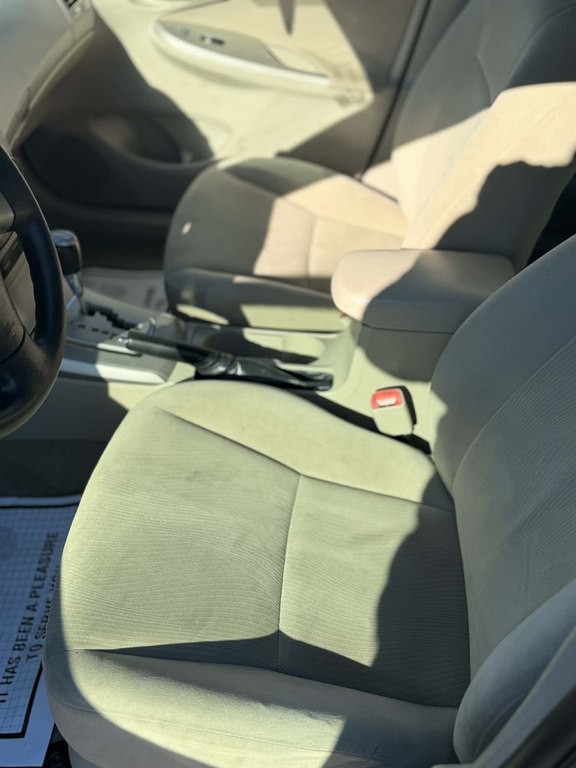 2013 Toyota Corolla Image 33