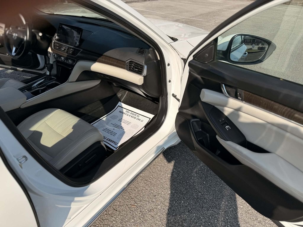 2018 Honda Accord Image 8